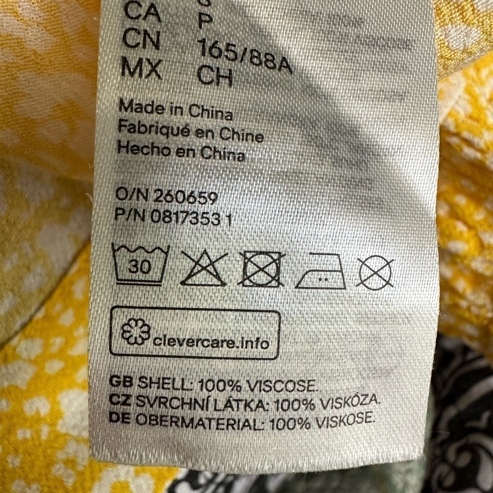 H&M Faux Vintage Yellow and White Short Sleeve Button Down Dress - Picture 6 of 6